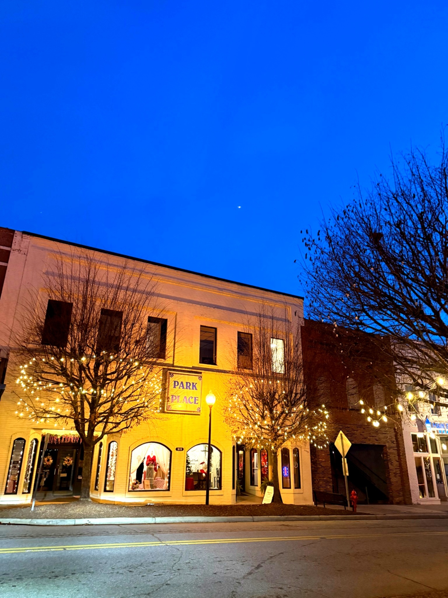 915 Main Street - 302